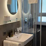 Hotel La - & - Sqh Member